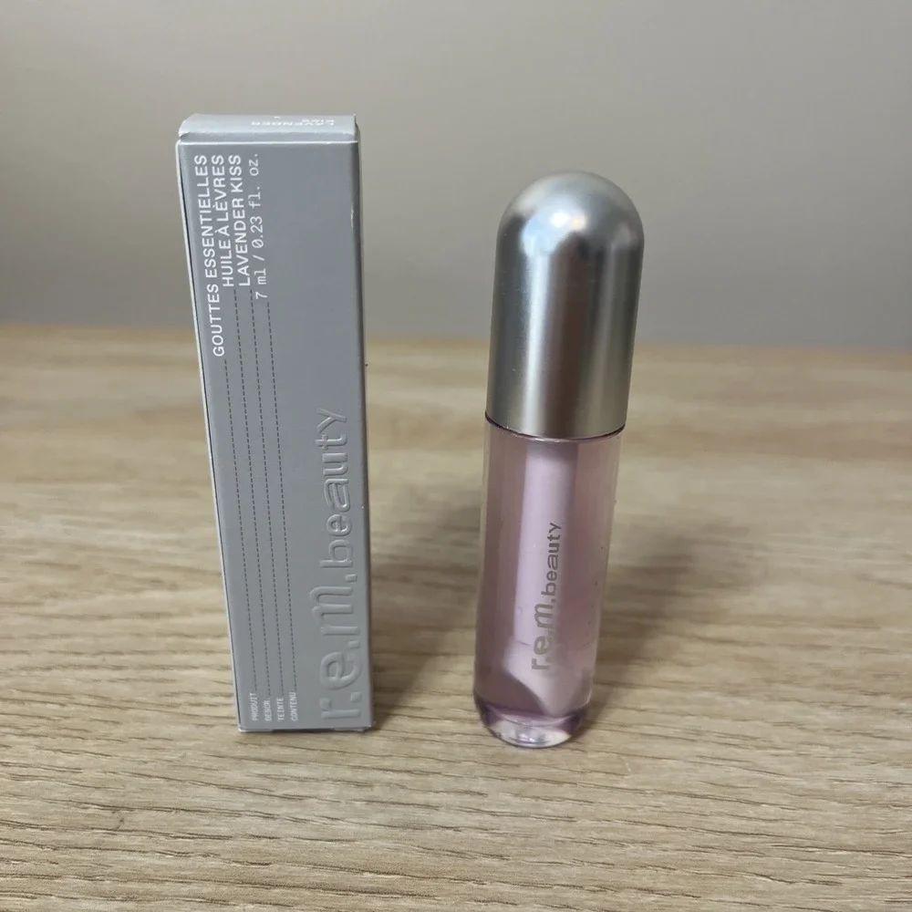 R.E.M. Beauty Essential Drip Lip Oil Lavender‎ Kiss  New With Box 7 ml